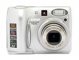 Nikon COOLPIX 7600